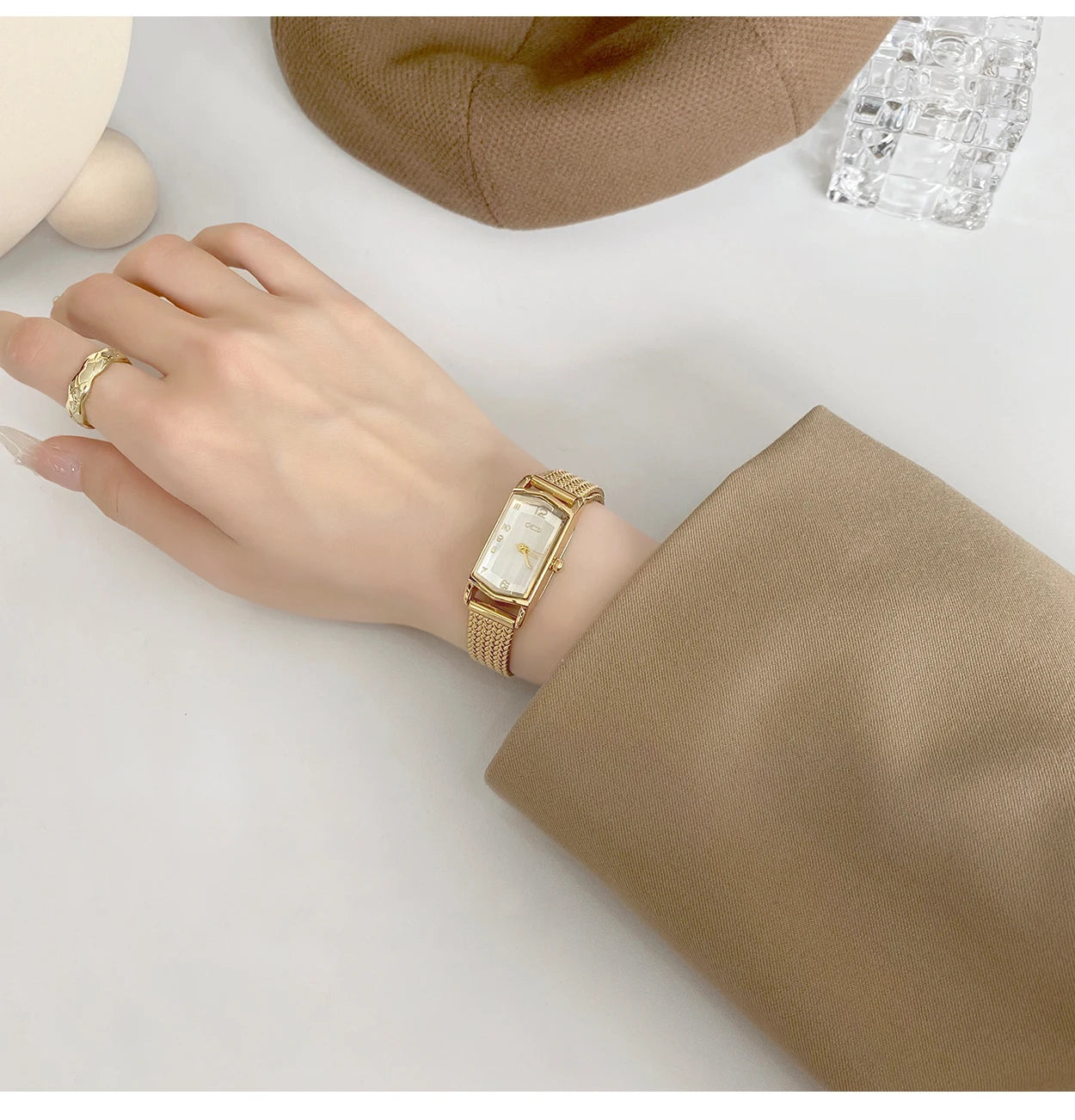 NEW GEDI Vintage Elegance Ladies Watches Premium Wheat-Patterned Steel Bracelet Small Gold-Tone Quartz Watch Women's Gift