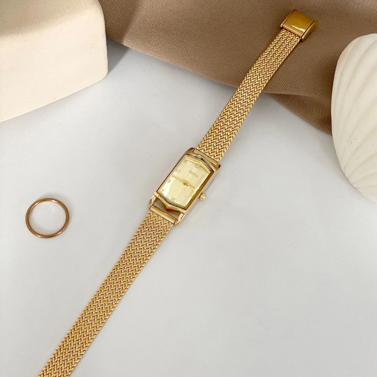 NEW GEDI Vintage Elegance Ladies Watches Premium Wheat-Patterned Steel Bracelet Small Gold-Tone Quartz Watch Women's Gift