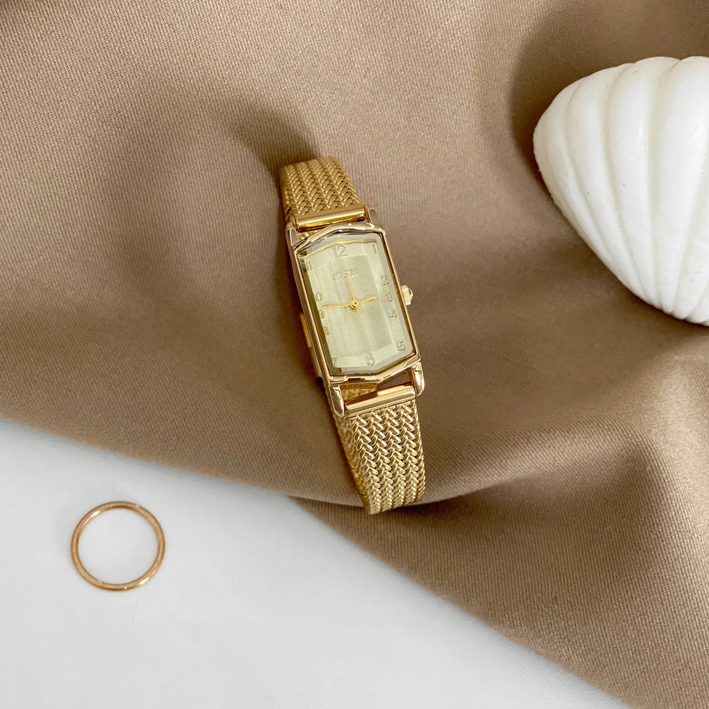 NEW GEDI Vintage Elegance Ladies Watches Premium Wheat-Patterned Steel Bracelet Small Gold-Tone Quartz Watch Women's Gift
