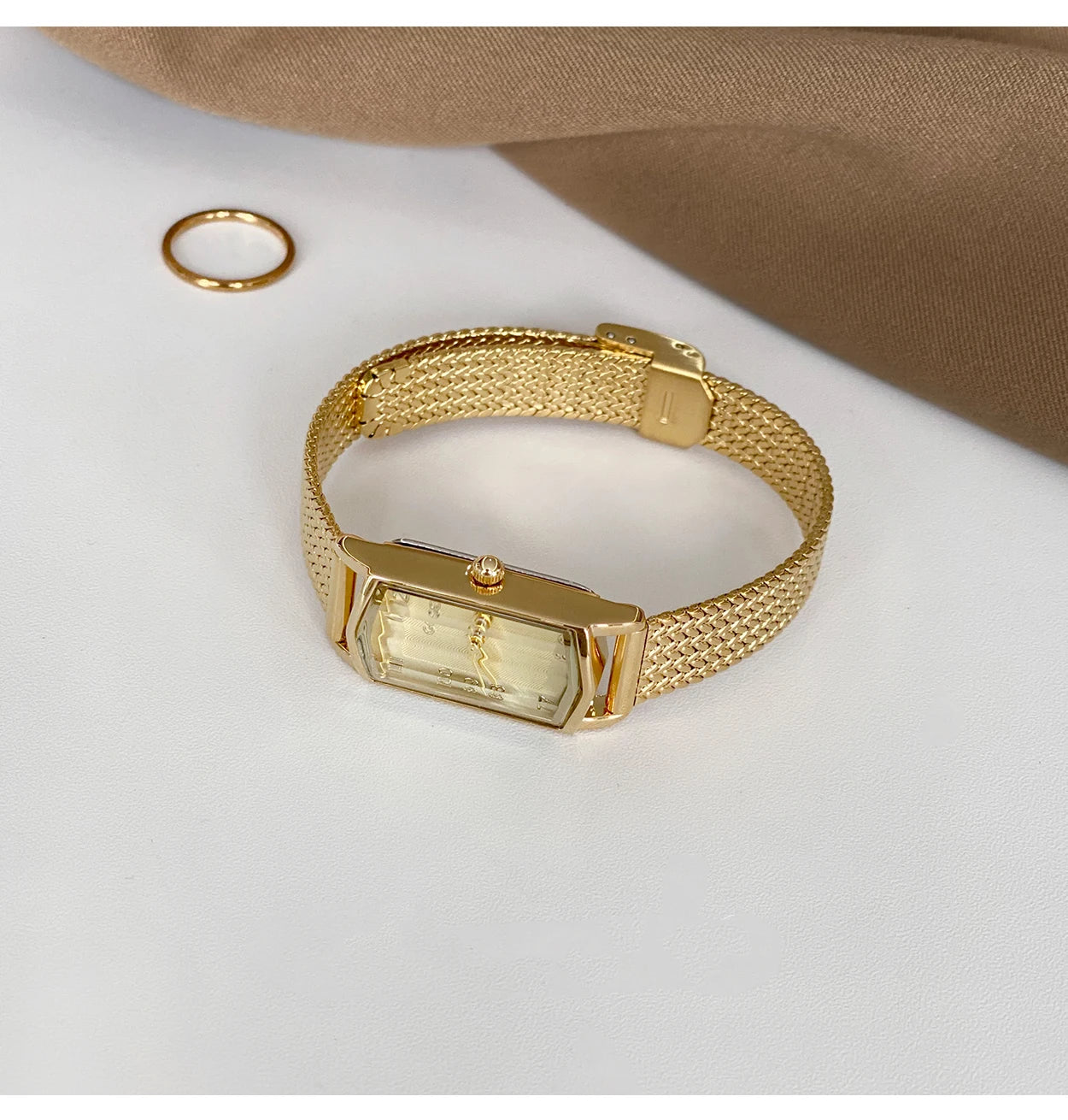 NEW GEDI Vintage Elegance Ladies Watches Premium Wheat-Patterned Steel Bracelet Small Gold-Tone Quartz Watch Women's Gift