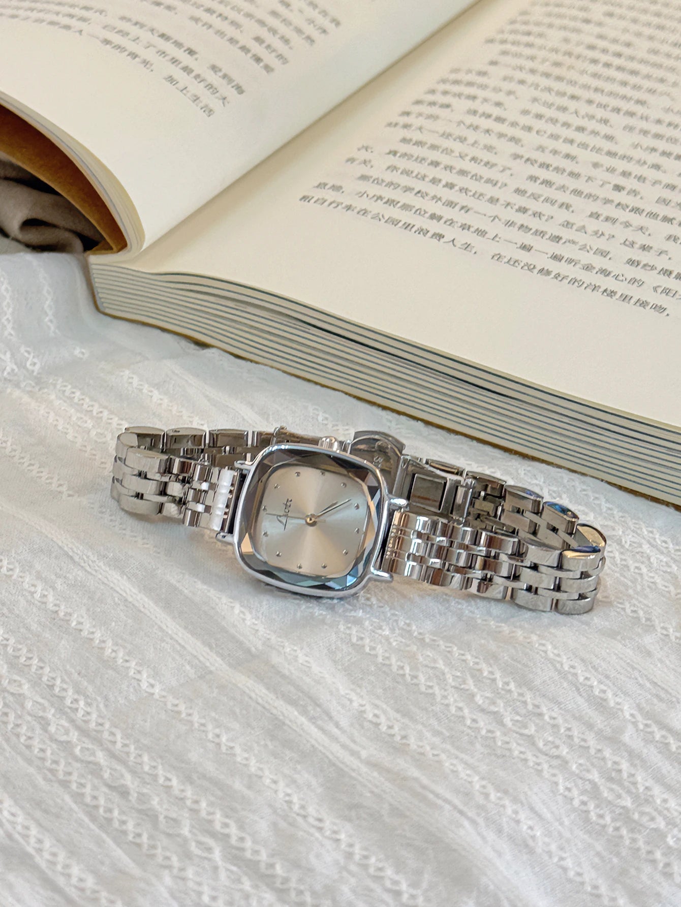 This new solid stainless steel mini square quartz watch features a casual, simple, stylish, waterproof design and a silver squar