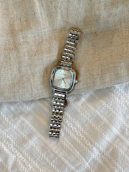 This new solid stainless steel mini square quartz watch features a casual, simple, stylish, waterproof design and a silver squar