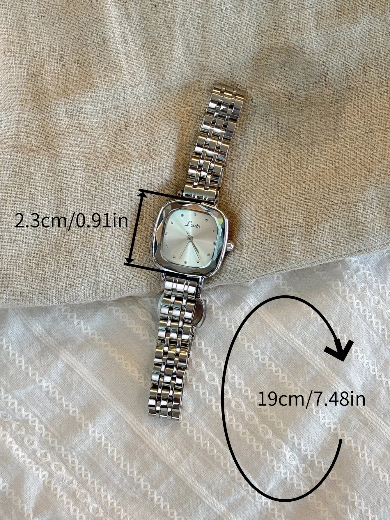 This new solid stainless steel mini square quartz watch features a casual, simple, stylish, waterproof design and a silver squar